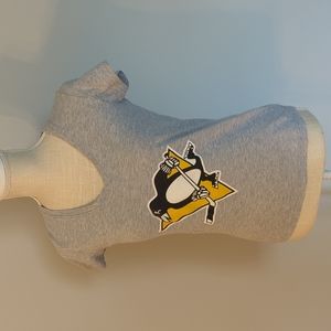 Light grey Pittsburgh penguins t shirt size medium